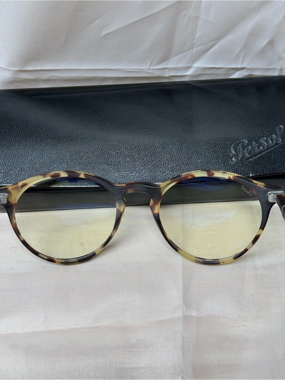 Persol Tortoiseshell Round Frames with clear Lenses